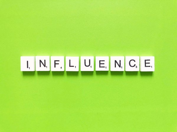 Comment le marketing d'influence peut-il améliorer votre image de marque ?