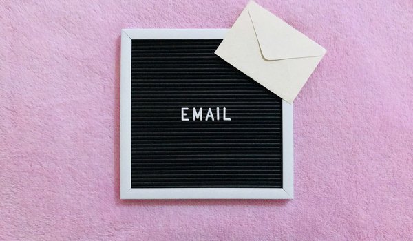 Vérifier sa liste d'emails : 5 étapes essentielles à suivre